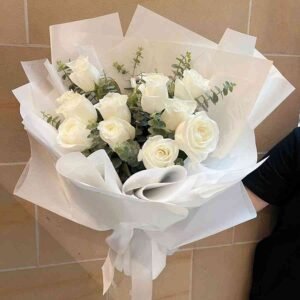 fresh 10 white roses bunch